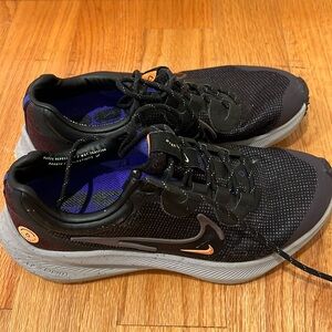 Nike zoom winflo running shoes